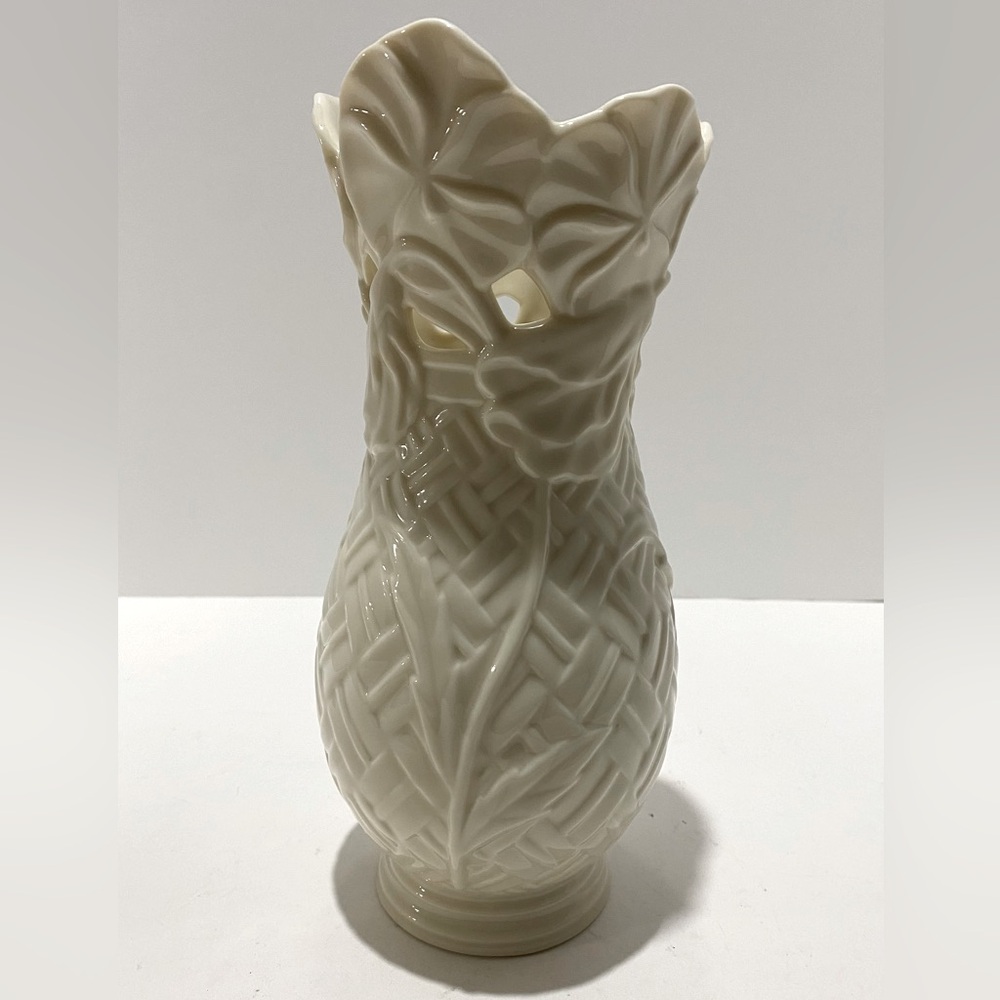 Lenox Basket of Flowers Medium Pansy Vase Ivory w/ Basketweave Design 9" Retired - Picture 2 of 8